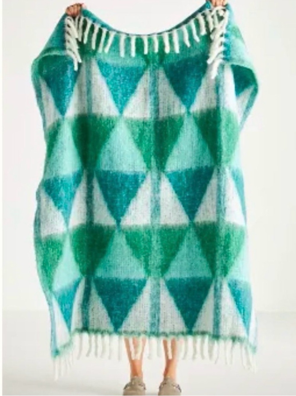 Anthropologie / NWT COZY COCOON FRINGED THROW BLANKET Holly Green